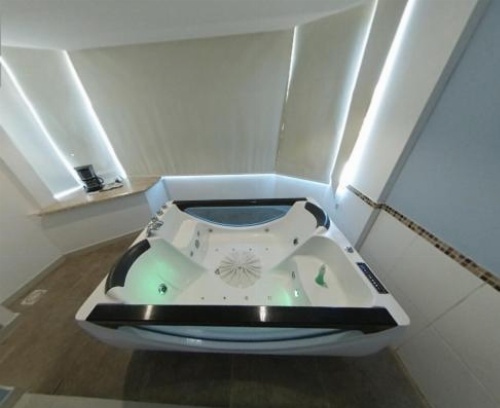 Emirates Hotel & Suites image 13