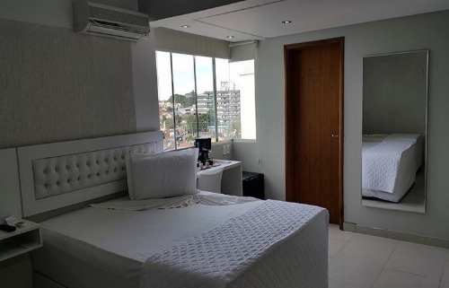 Emirates Hotel & Suites image 18