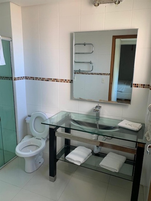 Emirates Hotel & Suites image 2