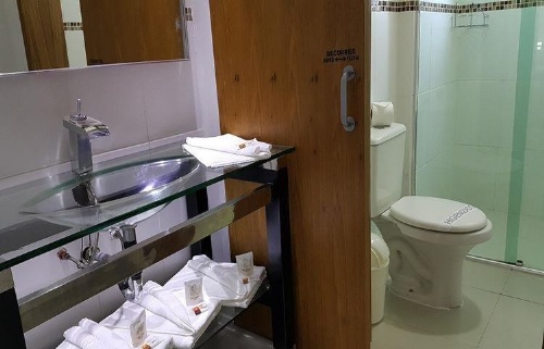 Emirates Hotel & Suites image 23