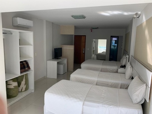 Emirates Hotel & Suites image 3