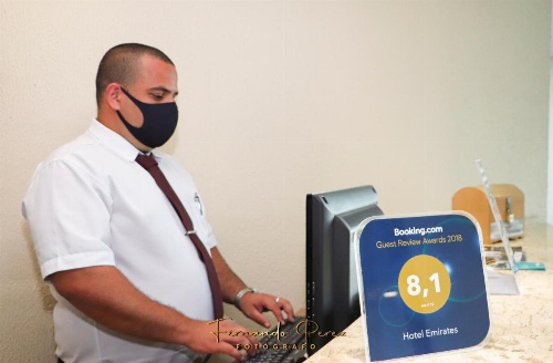 Emirates Hotel & Suites image 7